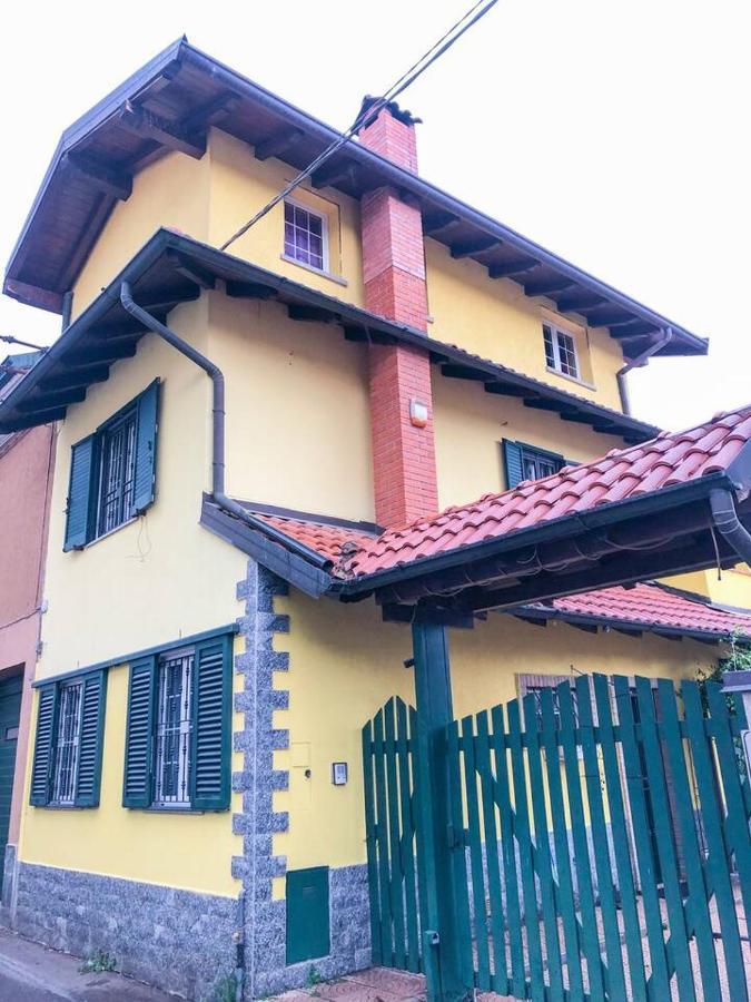 La Villa Di Bambi Vanzago Esterno foto